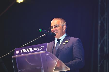 Predsednik državnega Sveta Marko Lotrič z broško